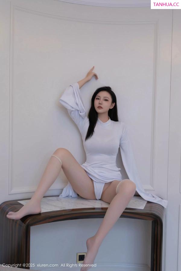 安然Maleah  [XiuRen]高清写真图 2025.03.18 No.10035 安然anran 美腿性感第11张图片